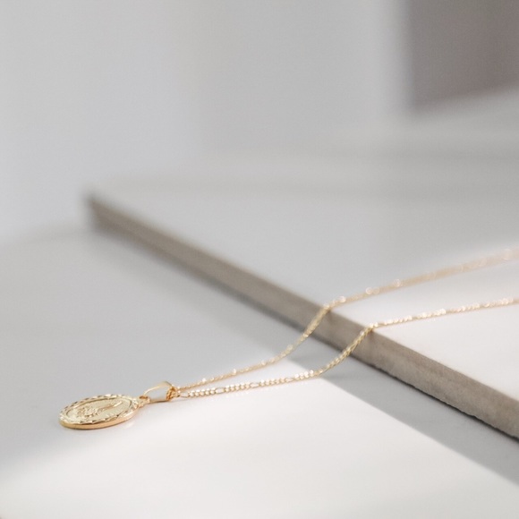 Virgin Mary Necklace | 18kt Gold Filled - Picture 6 of 7